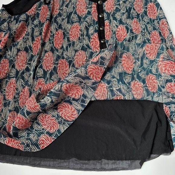 Anthropologie Maeve Tank Top | Sz Medium | Textured Shimmer| Blue & red Floral - Picture 6 of 10